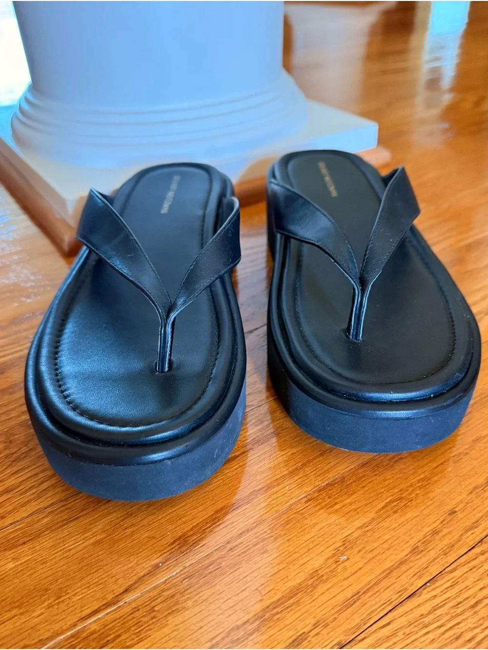 Stuart Weitzman Black Platform Thong Flip Flop Sandals Size 9B - Picture 4 of 8